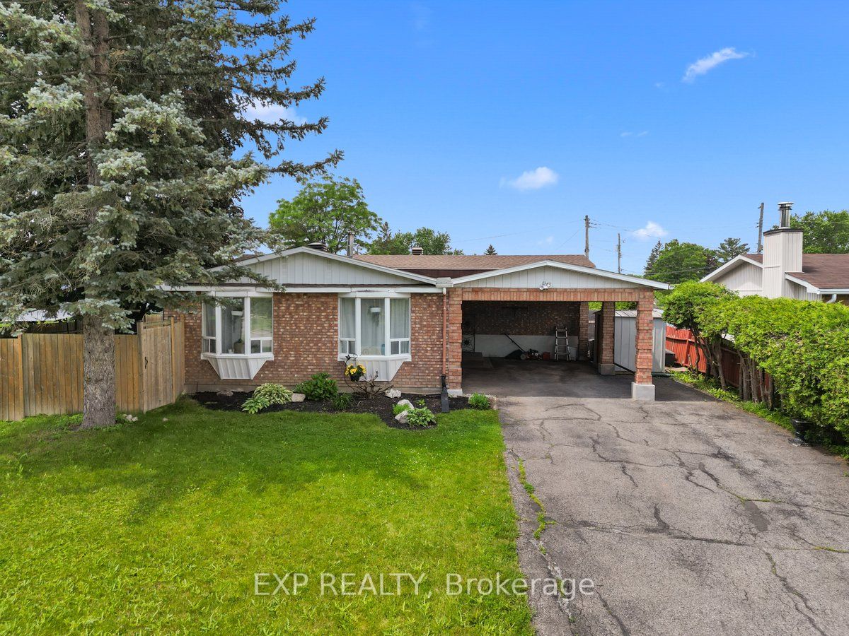 Photo 1 of 37 — 396 Hatfield Crescent, Orleans - Cumberland and Area, ON K1E 1M8