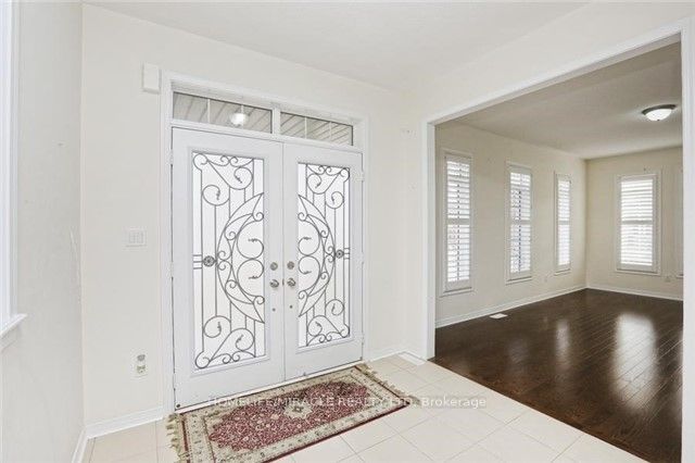8 Arrowstone Court