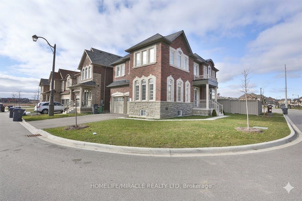 8 Arrowstone Court