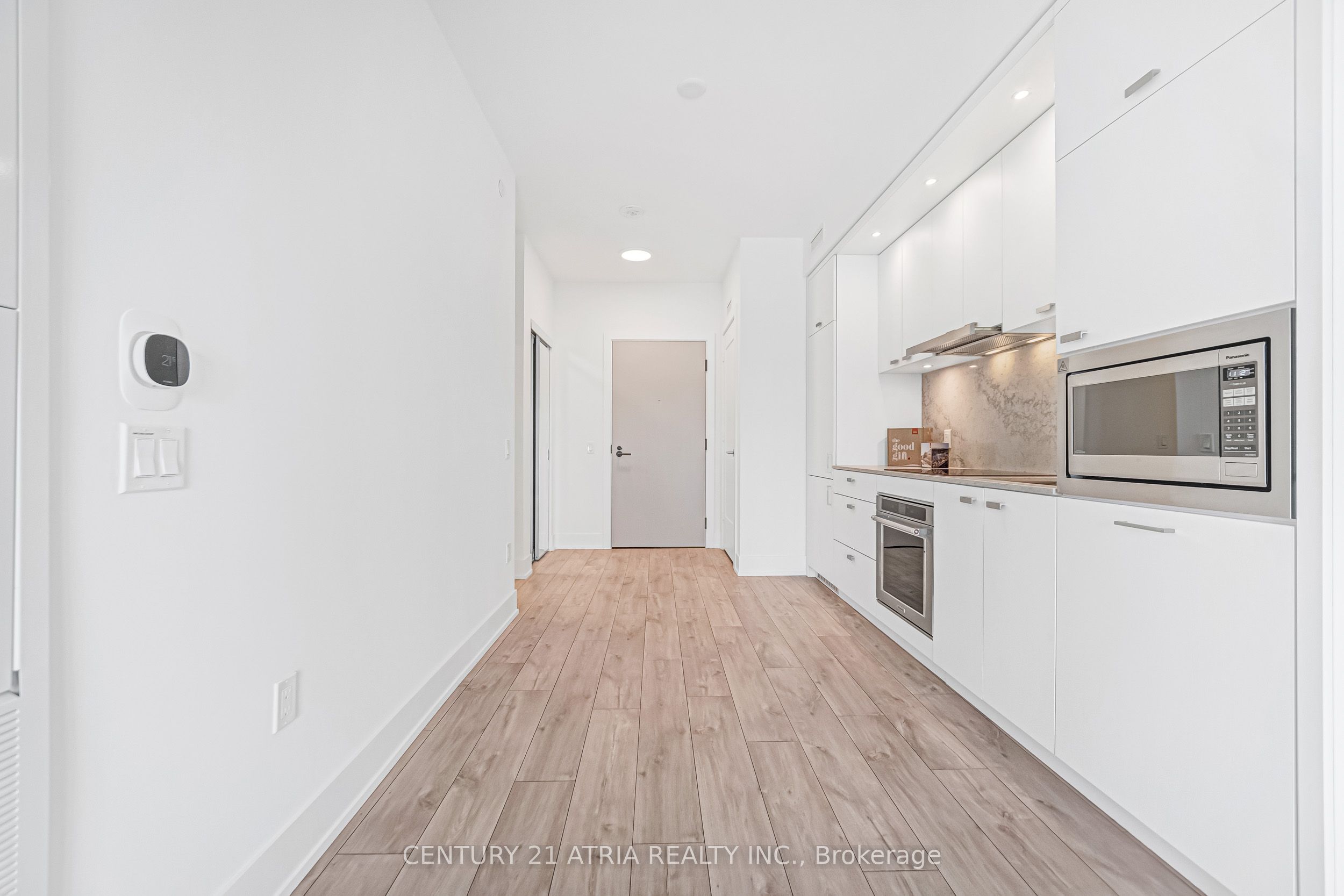 858 Dupont Street 322