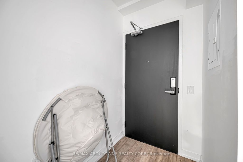Photo of 77 Shuter Street #1516, Toronto, ON M5B 0B8 (MLS # C12454147)