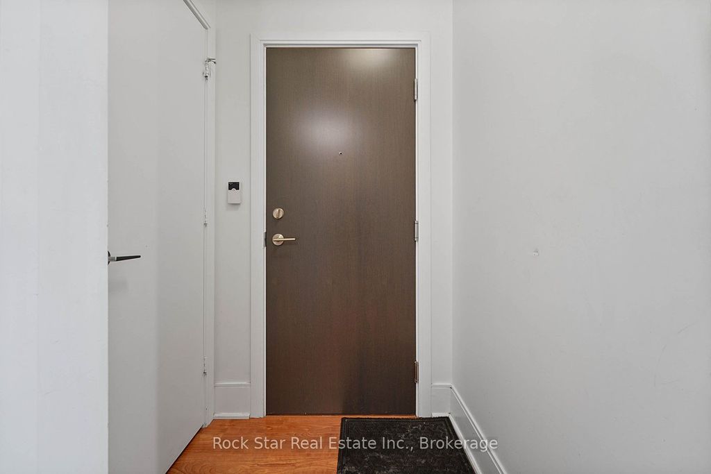 Photo of 181 Wynford Drive #706, Toronto, ON M3C 0C6 (MLS # C13121248)