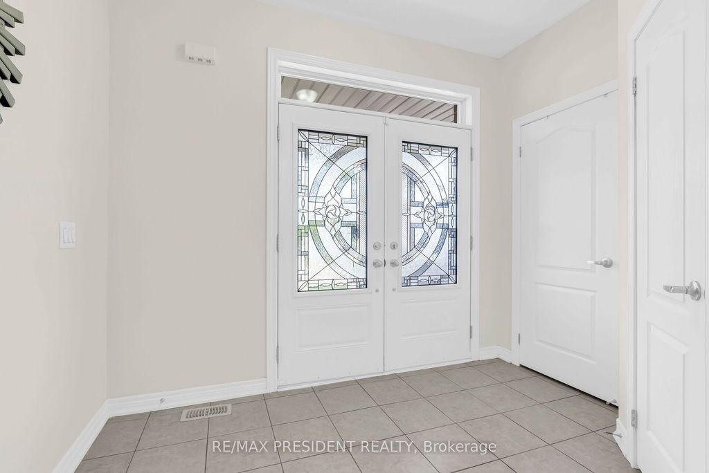 Photo of 637 Armstrong Road, Shelburne, ON L9V 3V6 (MLS # X12756266)