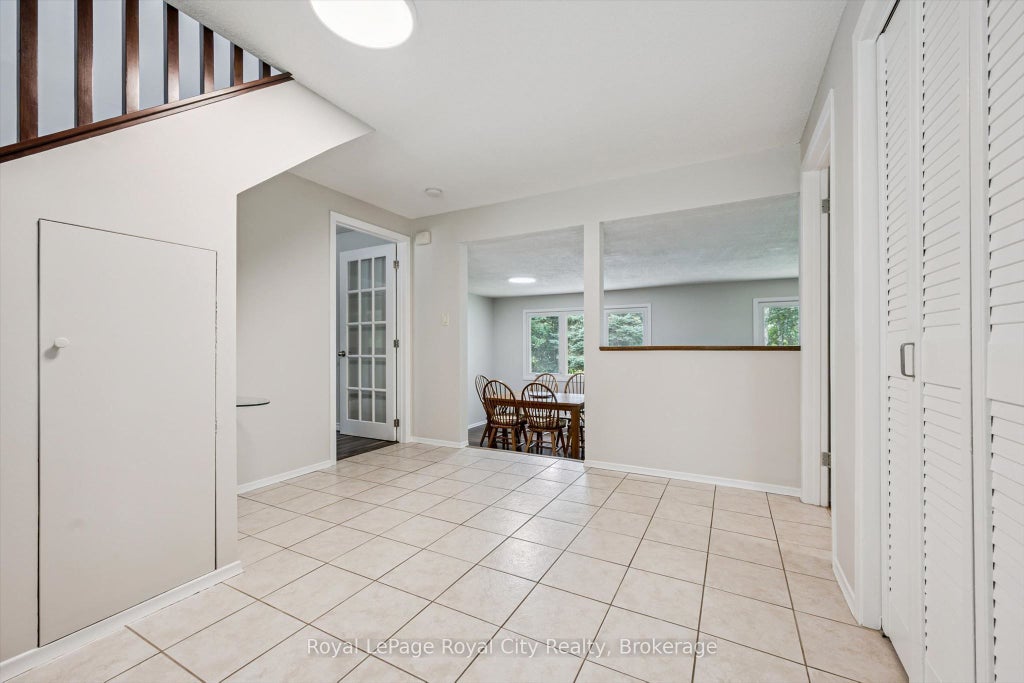 Photo of 8 Berkley Place, Guelph, ON N1E 1E6 (MLS # X13673660)