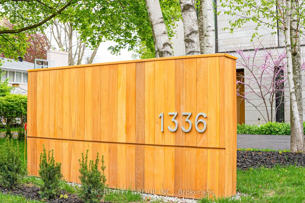 Photo of 1336 Hillhurst Road, Oakville, ON L6J 1X5 (MLS # W12785802)