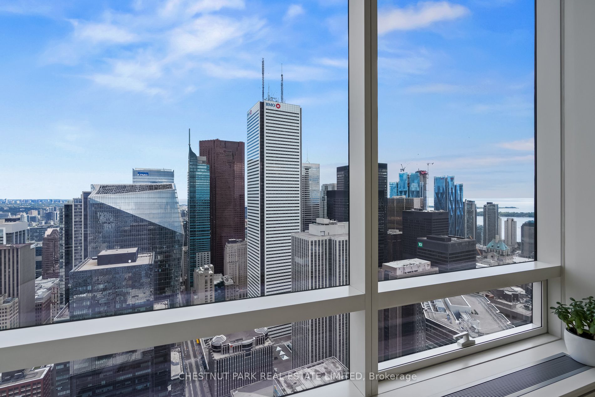 180 University Avenue 5707