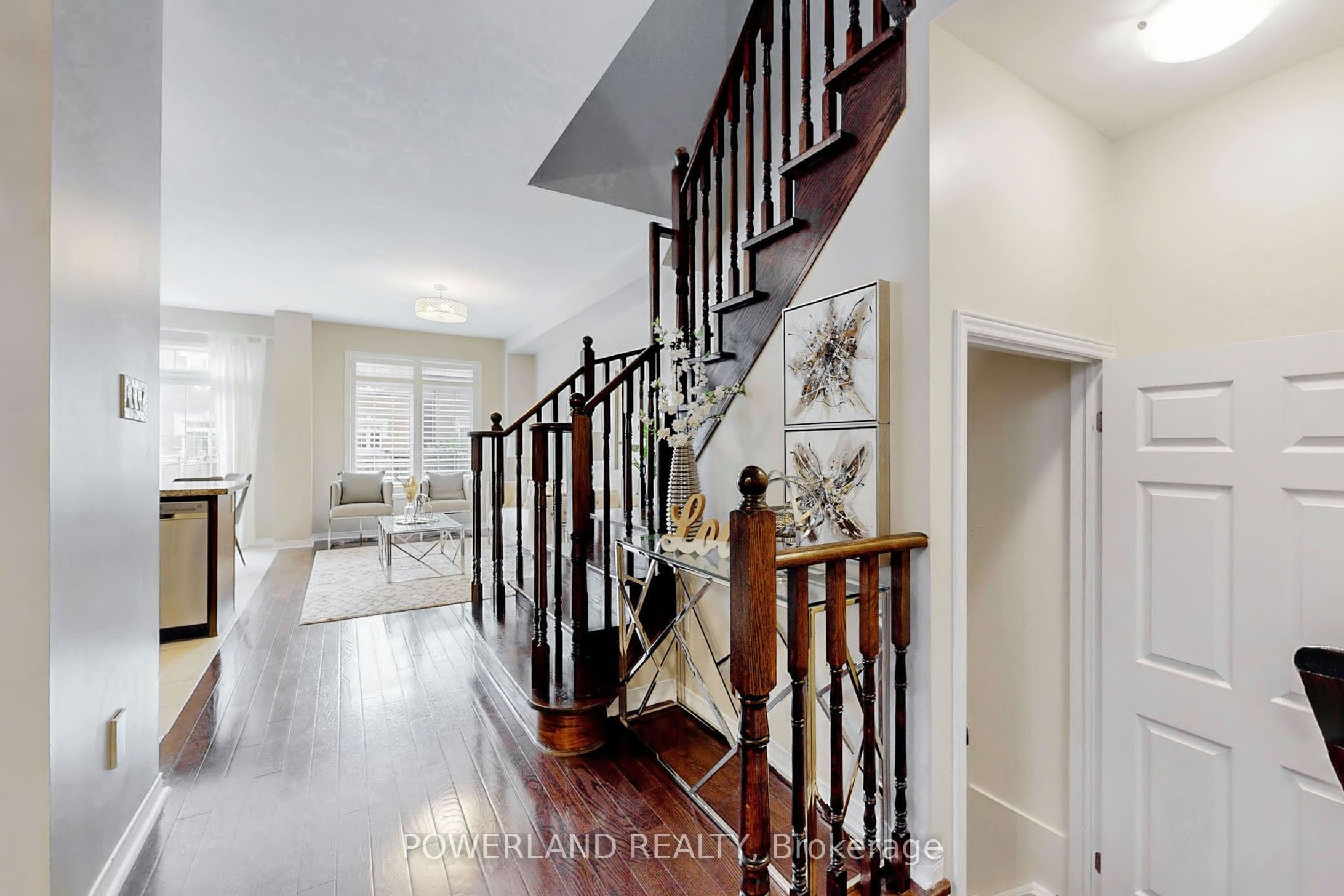 111 Spruce Pine Crescent