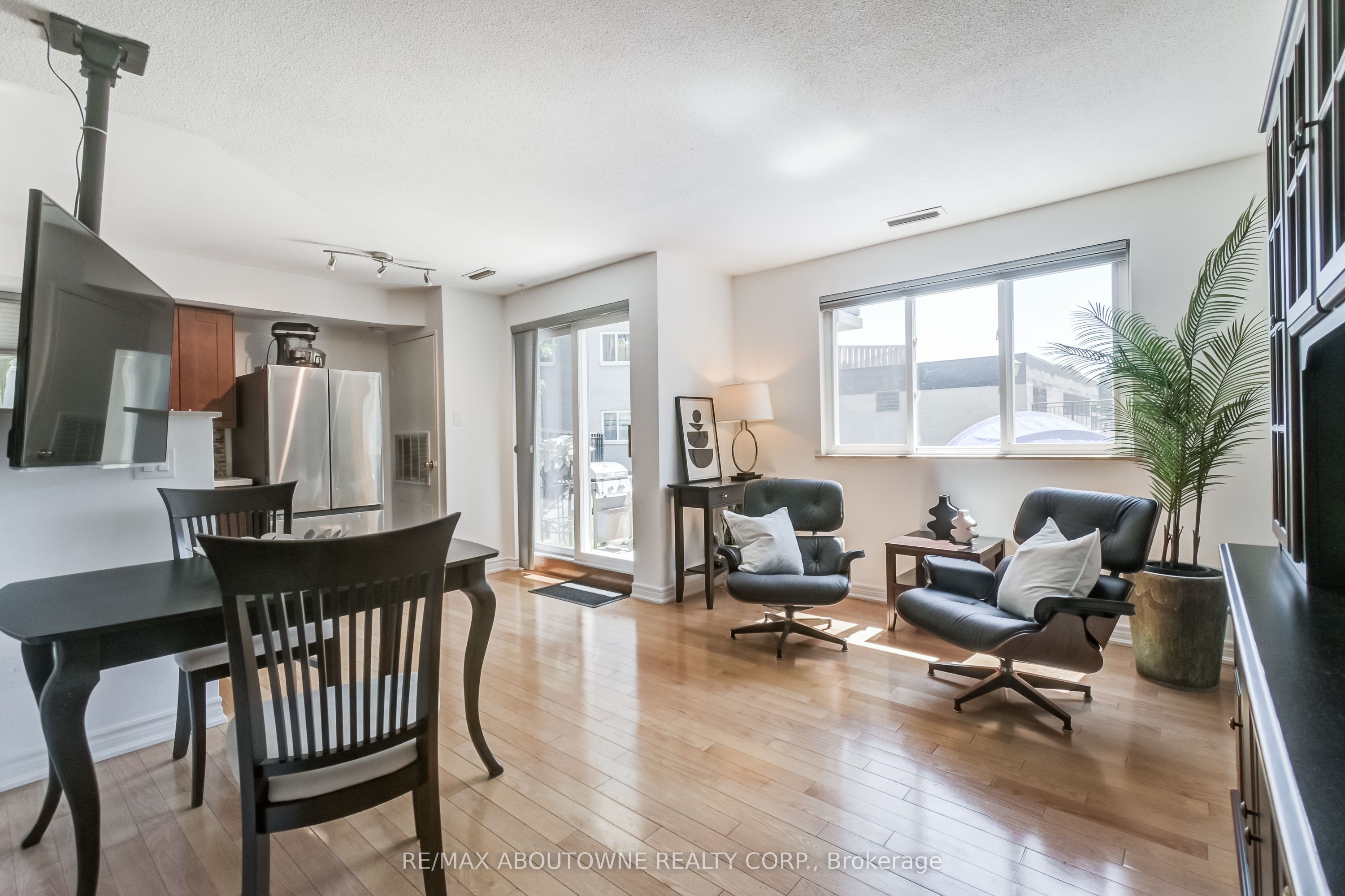 2001 Bonnymede Drive 45