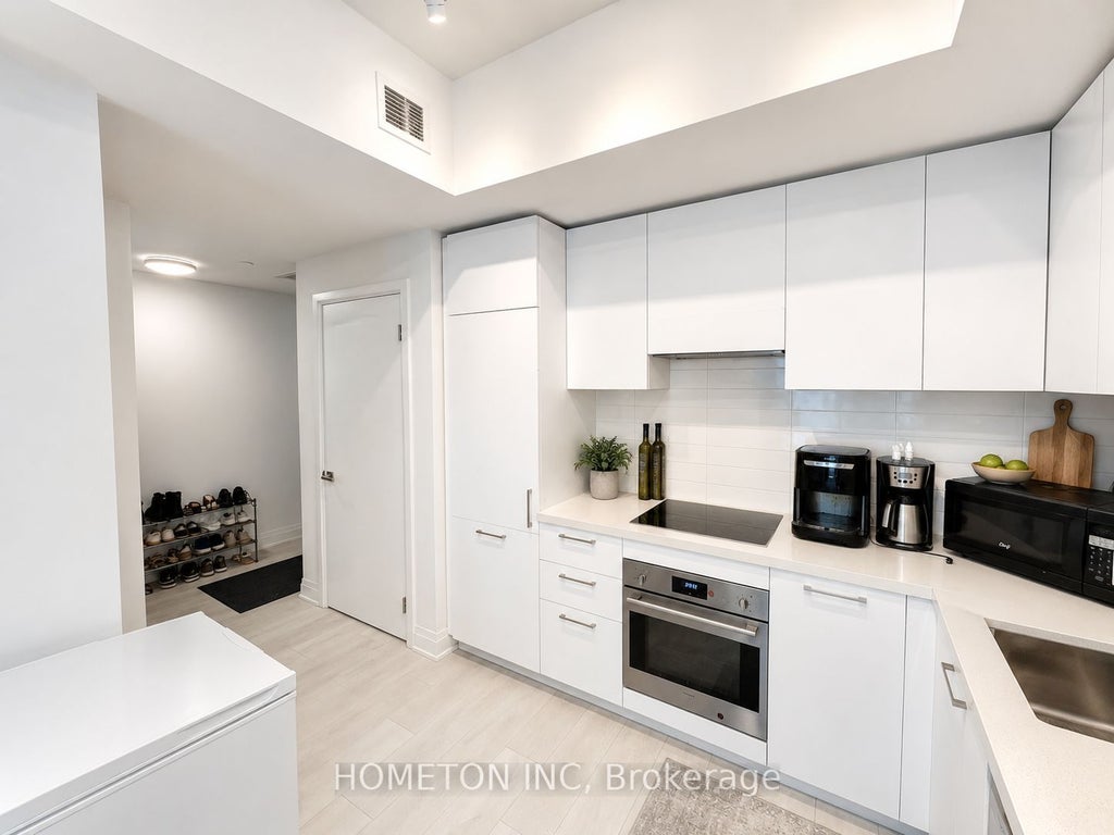 Photo of 33 Frederick Todd Way #817, Toronto, ON M4G 0C9 (MLS # C13601788)