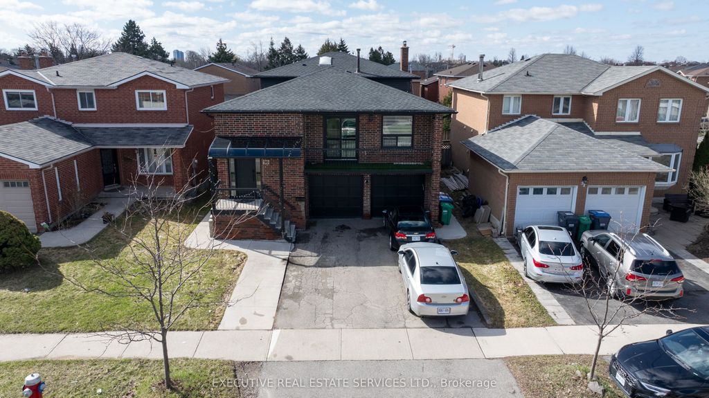 Photo of 90 HINCHLEY WOOD Grove, Brampton, ON L6V 3M3 (MLS # W13015434)