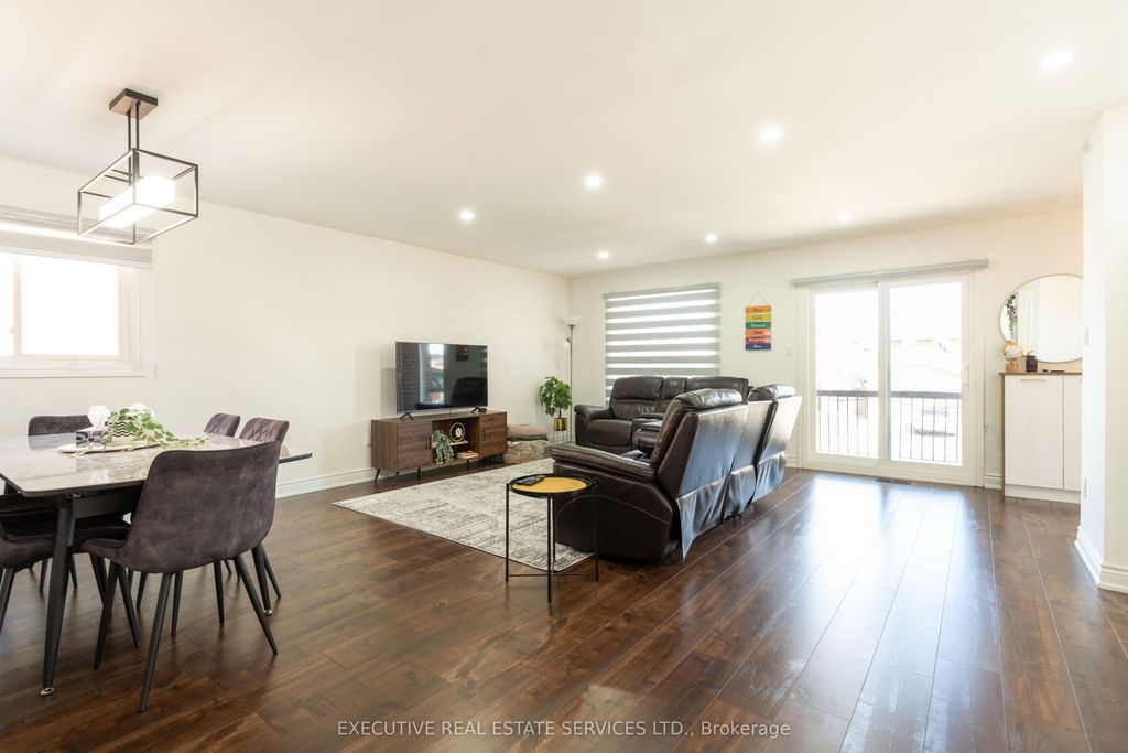 Photo of 90 HINCHLEY WOOD Grove, Brampton, ON L6V 3M3 (MLS # W13015434)