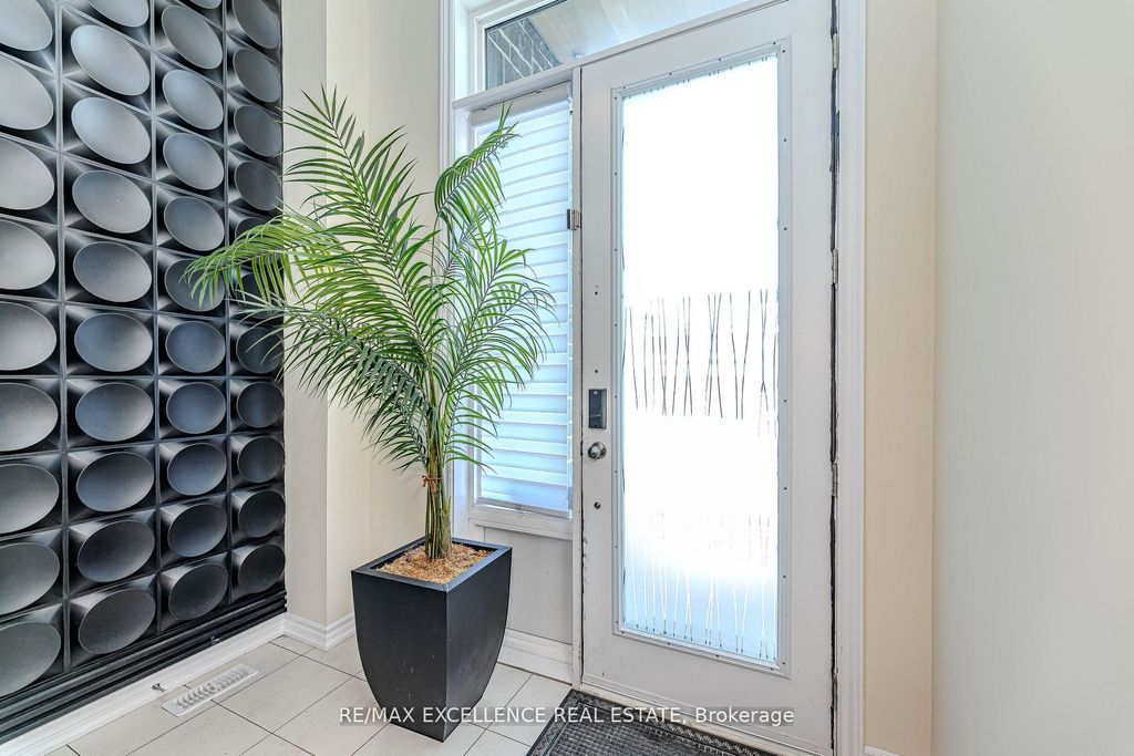 Photo of 80 Berkely Street, Wasaga Beach, ON L9Z 0K5 (MLS # S12684178)