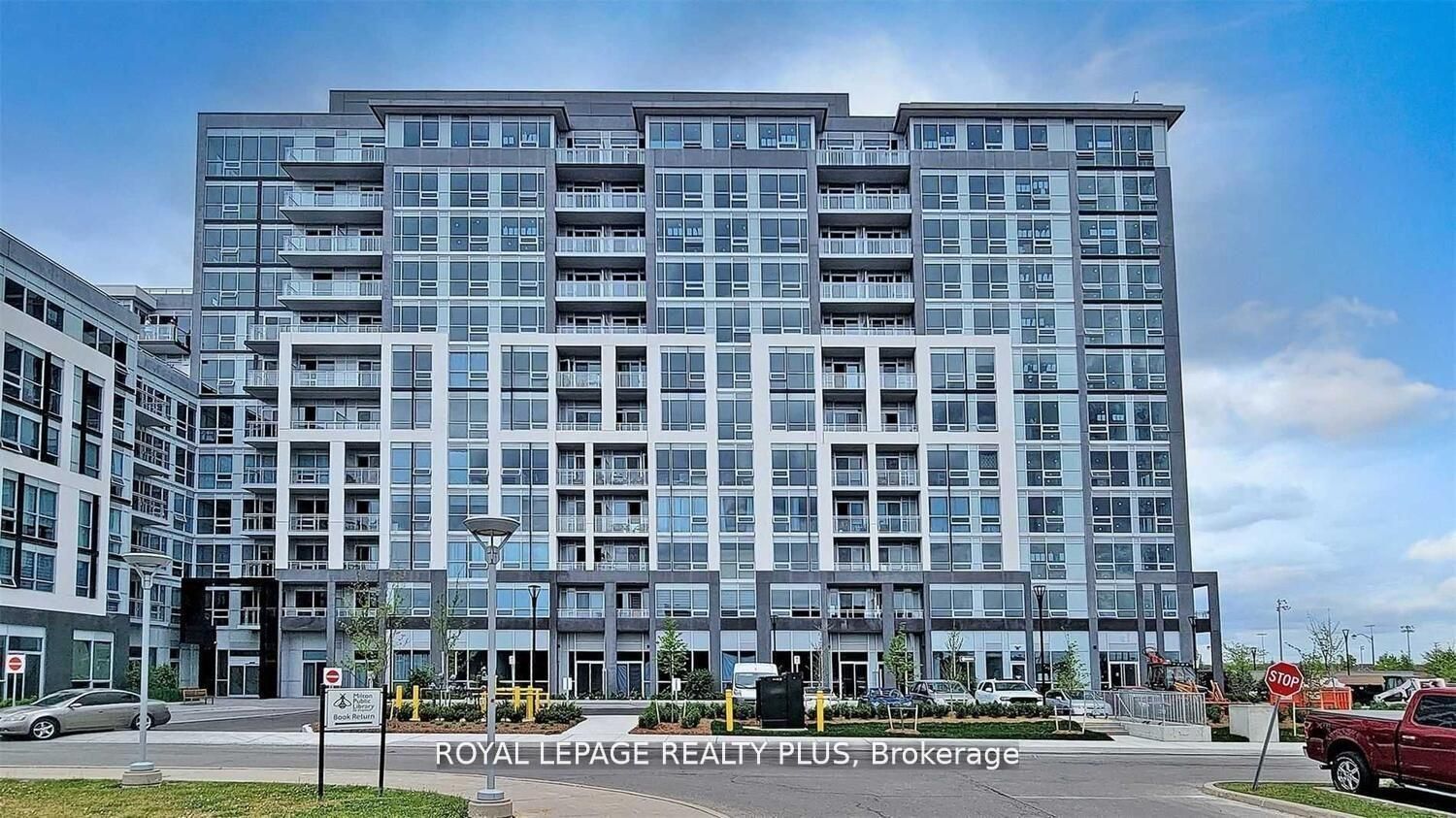 1050 Main Street E 208