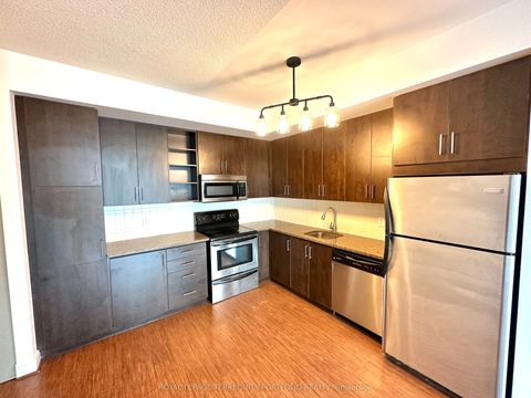 112 George Street S2002 Toronto ON M5A 2M5