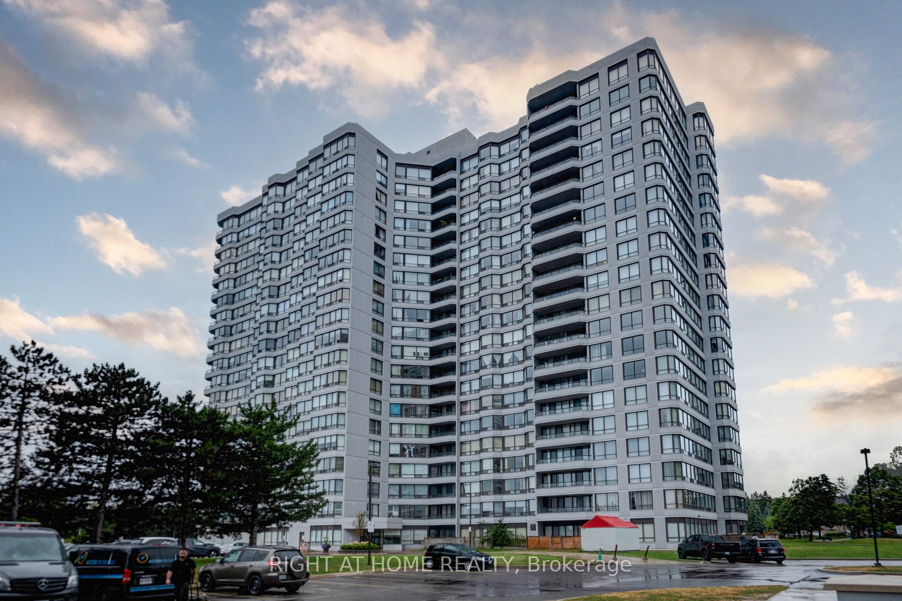 330 Alton Towers Circle PH201