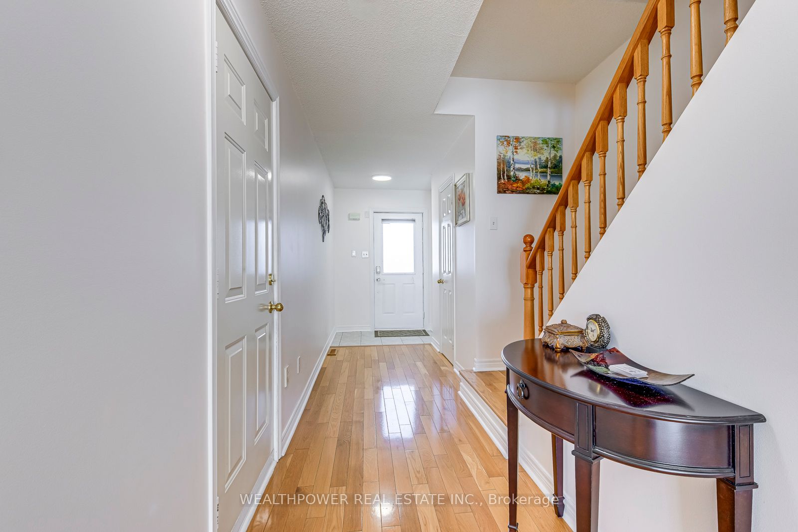 800 Dundas Street W 26