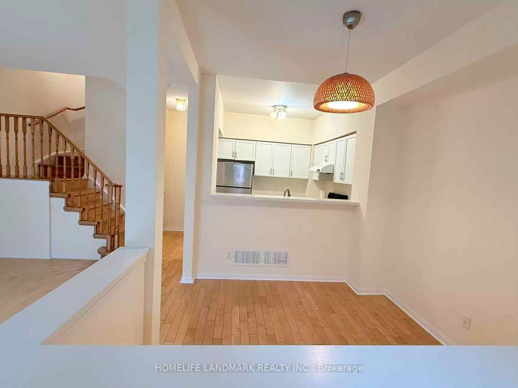8 Cox Boulevard 20