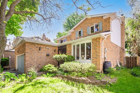 74 Innisbrook Crescent Markham ON L3T 5B1