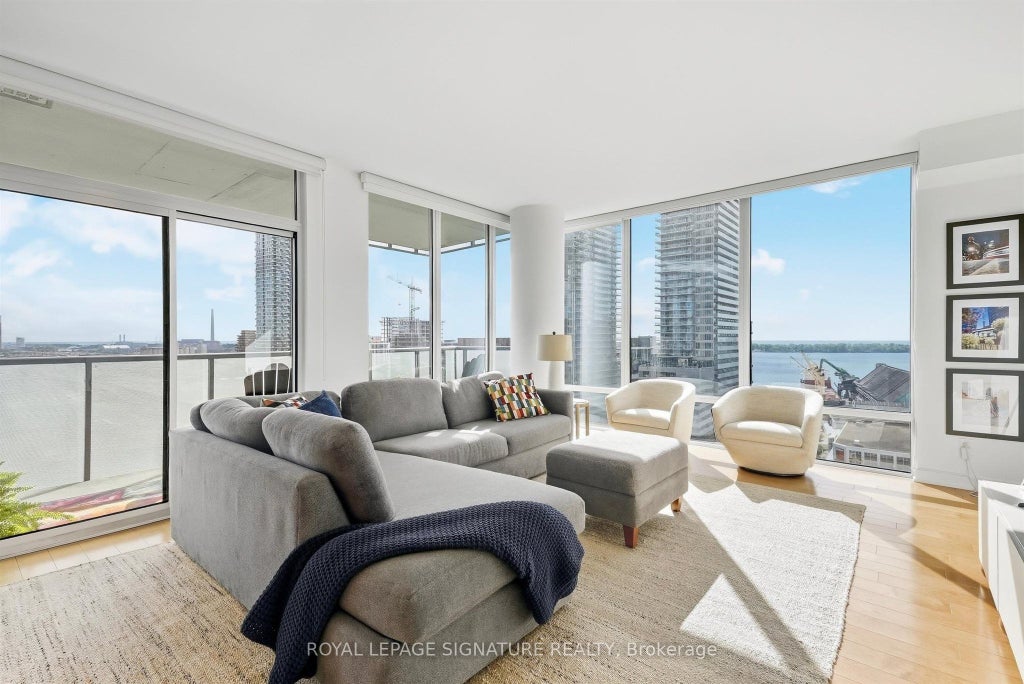 Photo of 1 Market Street #1611, Toronto, ON M5E 0A2 (MLS # C13853416)