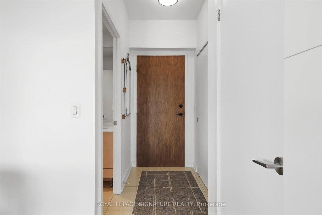 Photo of 1 Market Street #1611, Toronto, ON M5E 0A2 (MLS # C13853416)