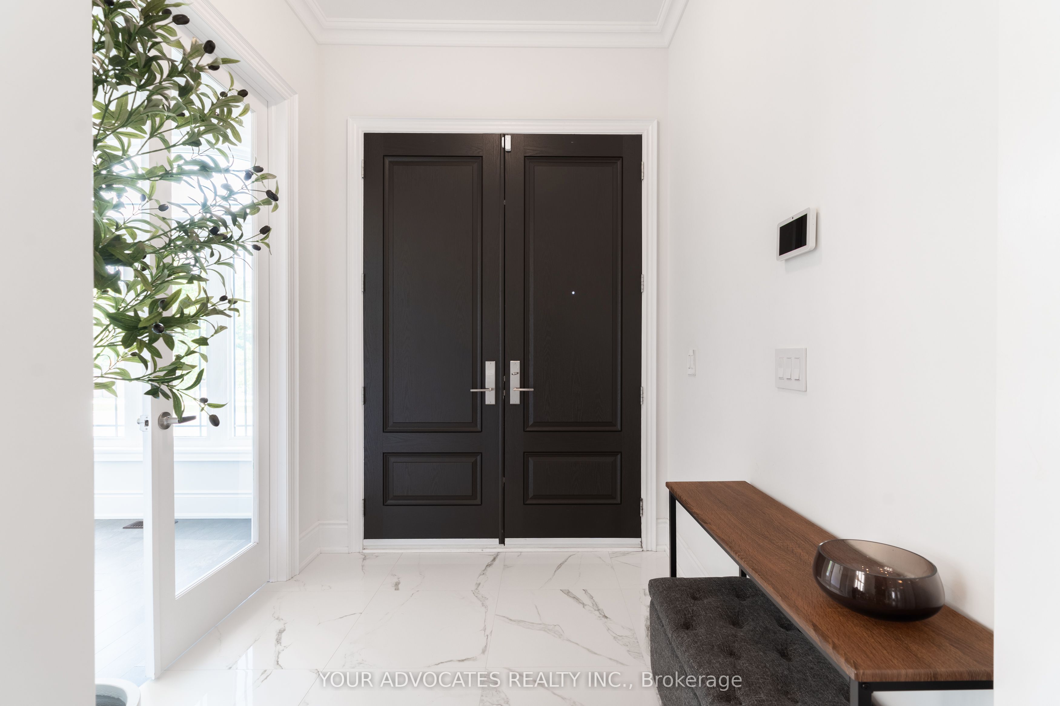 1390 Queens Plate Road