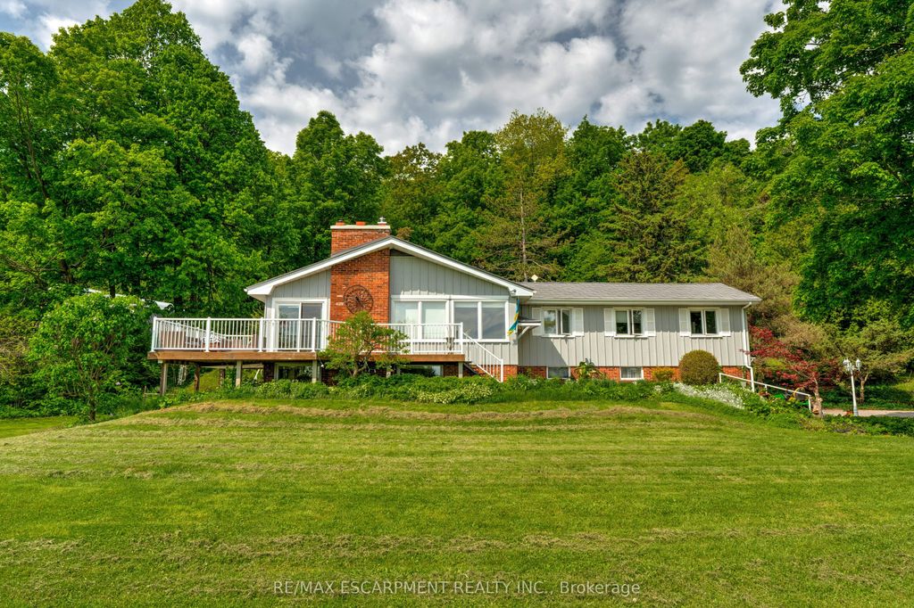 Photo of 5086 Walkers Line, Burlington, ON L7M 0R1 (MLS # W13125574)