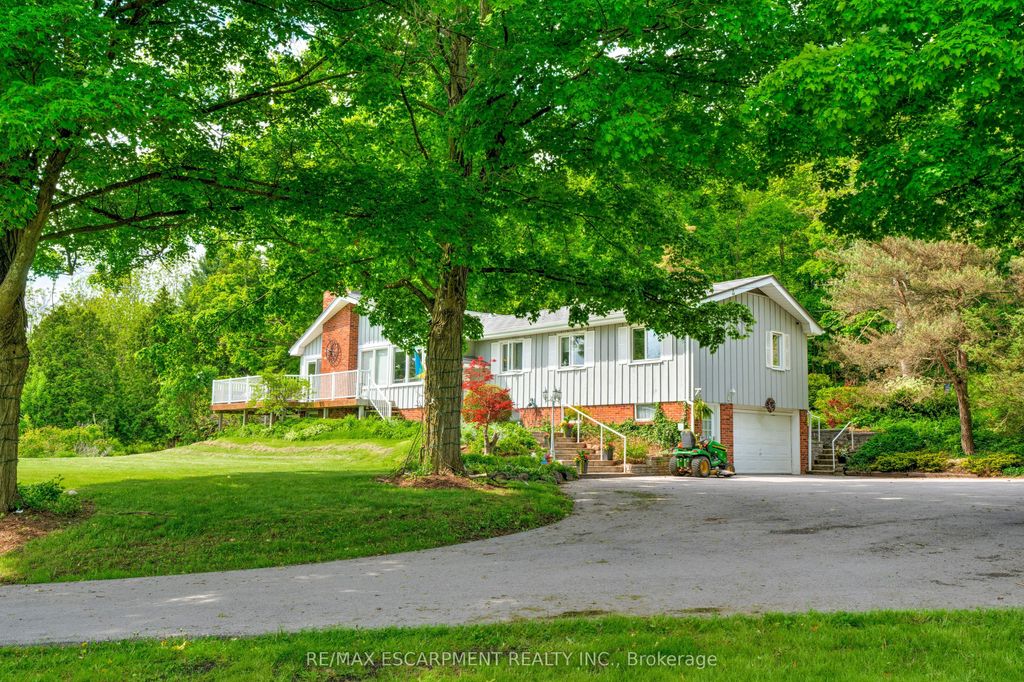 Photo of 5086 Walkers Line, Burlington, ON L7M 0R1 (MLS # W13125574)