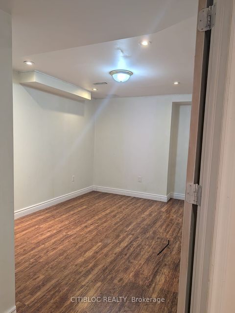 64 Calderstone Road Lower Brampton ON L6P 2P1