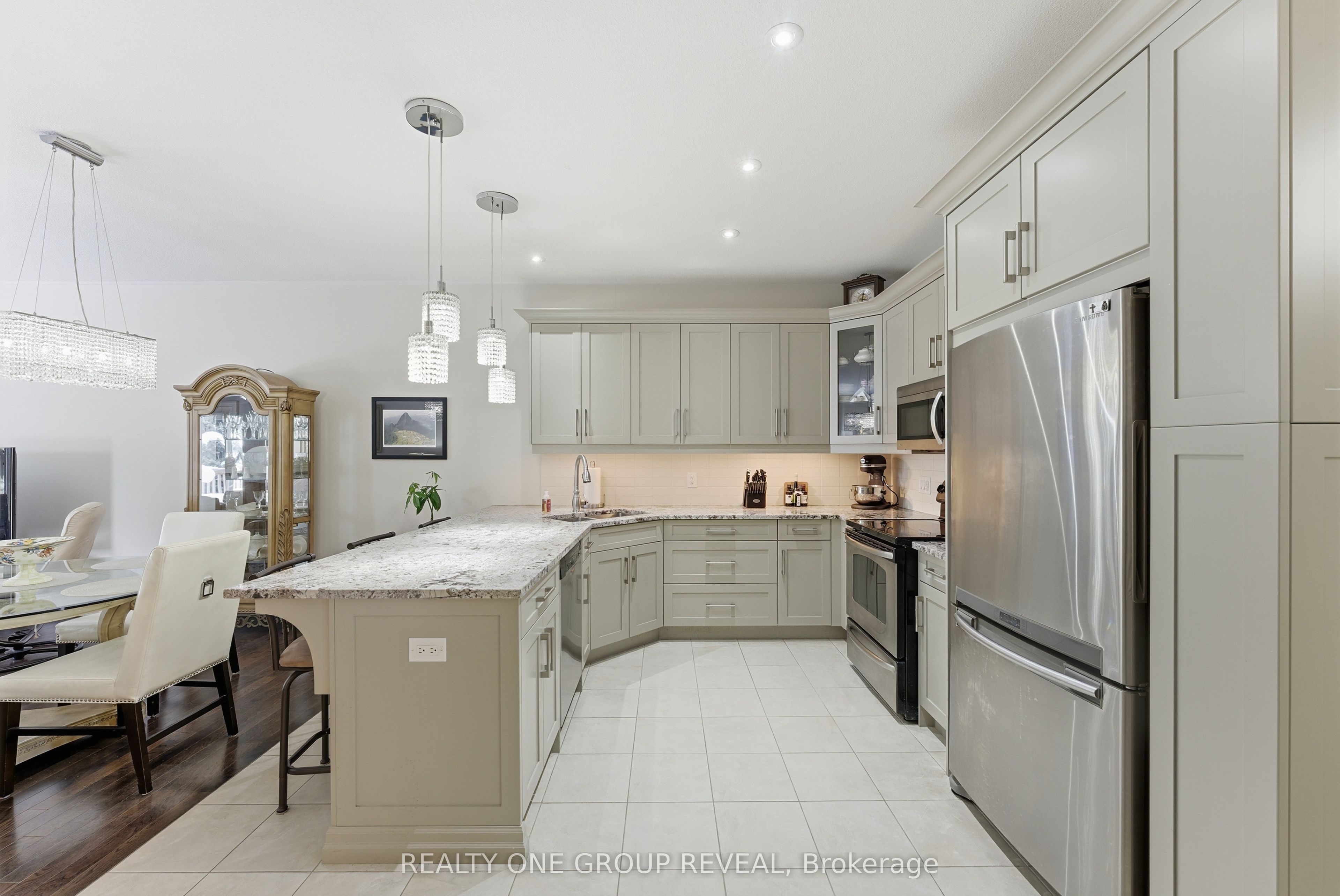 4399 Montrose Road 20