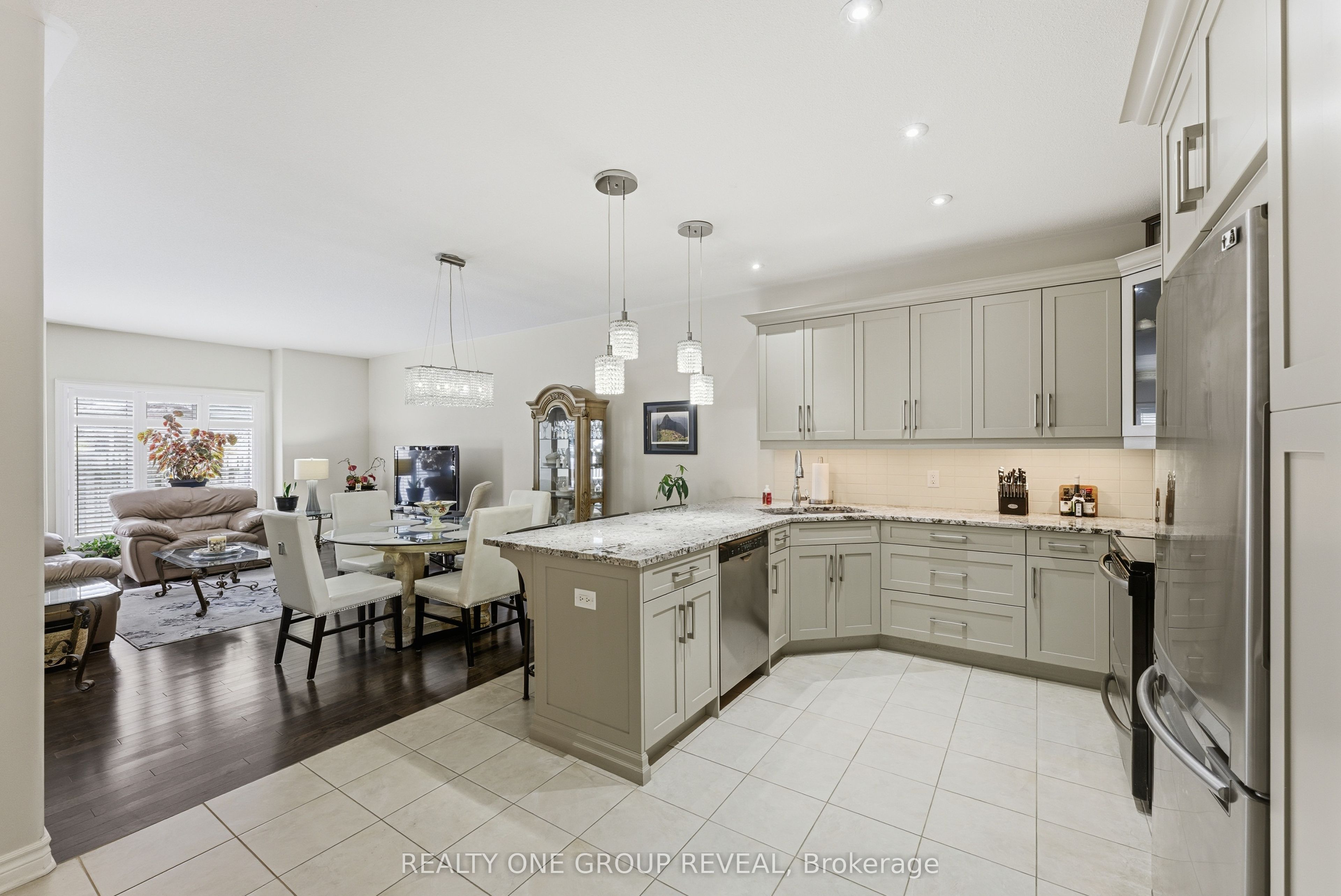 4399 Montrose Road 20