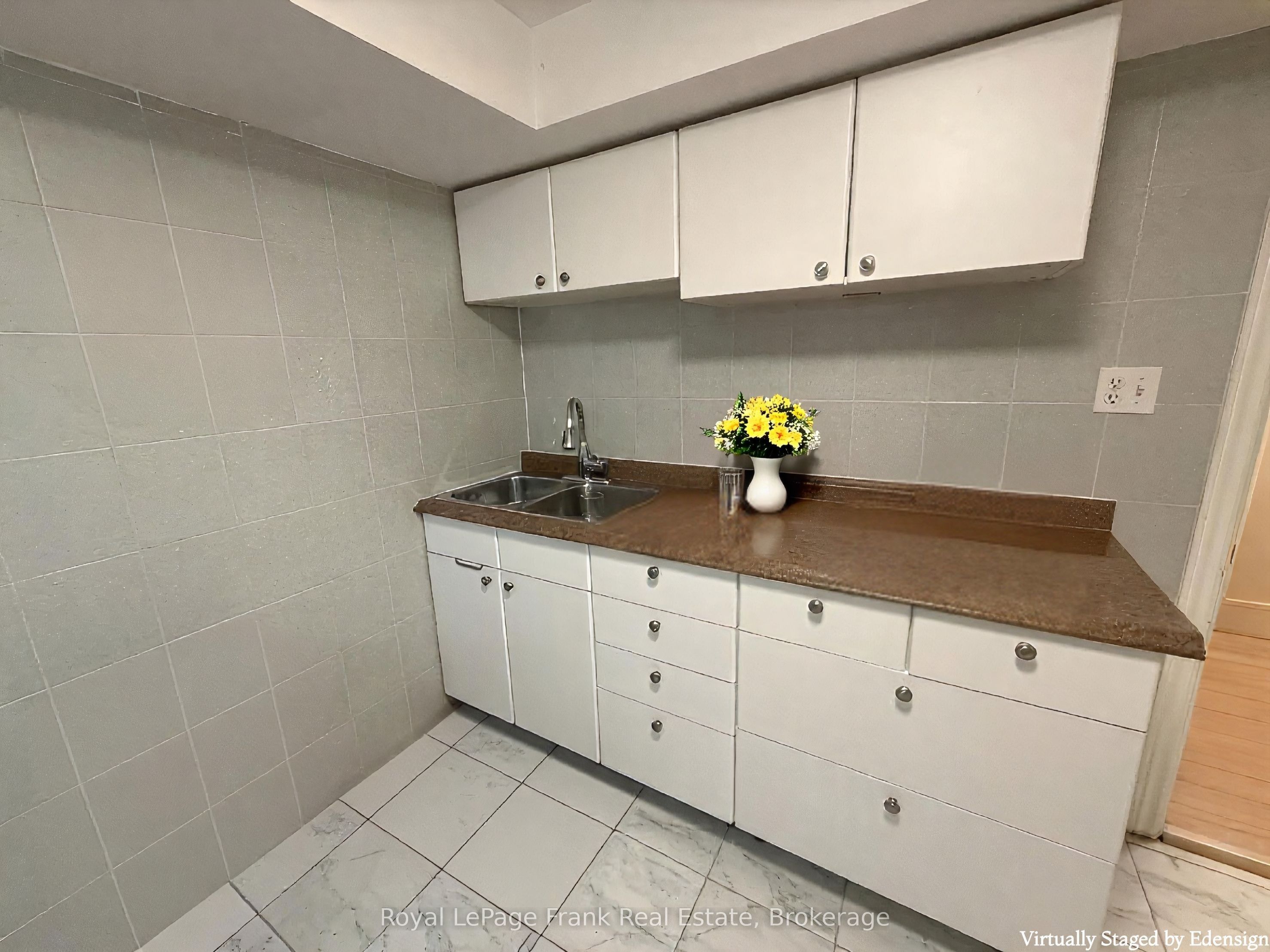 249 Lucas Street Lower