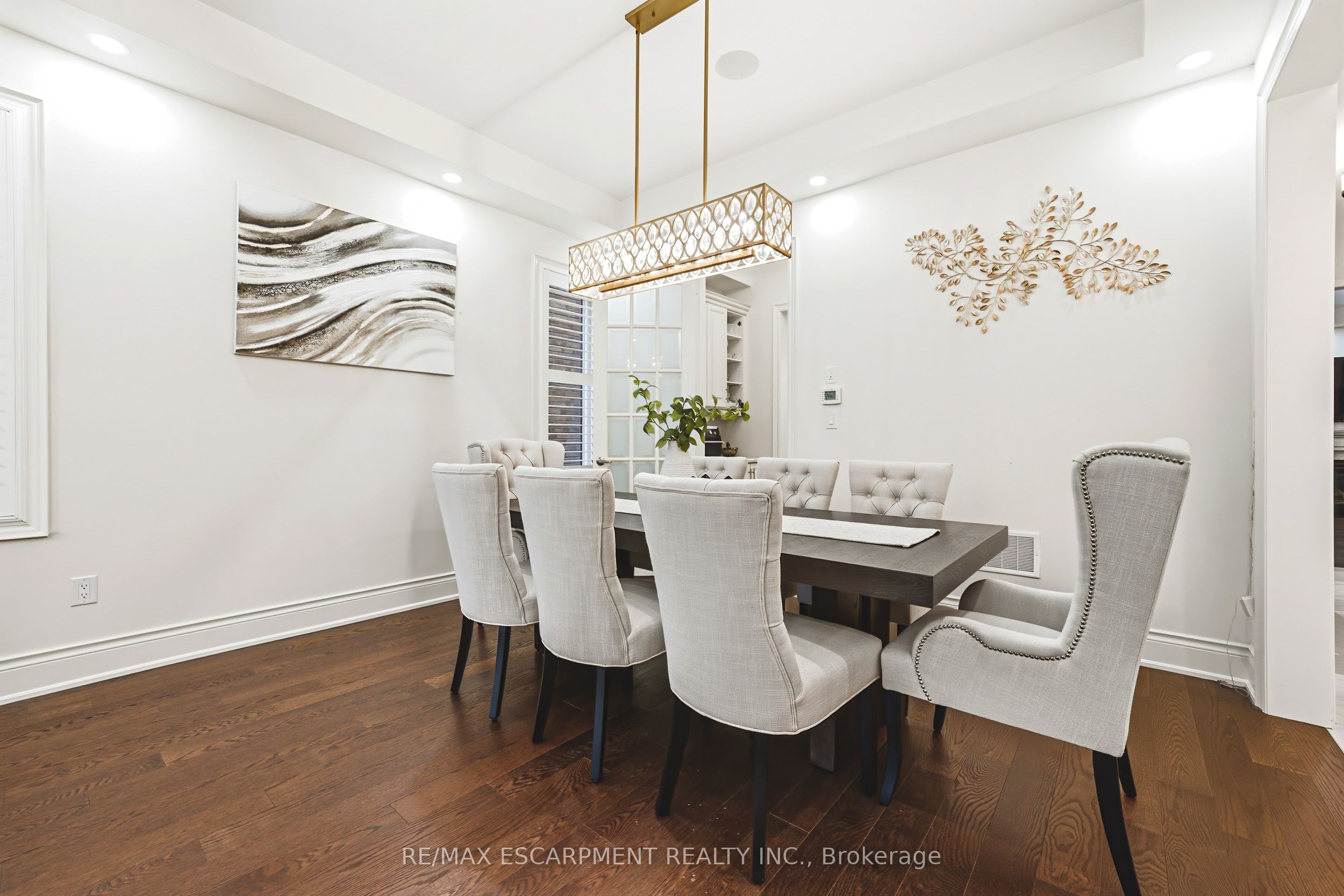 60 Golden Hawk Drive