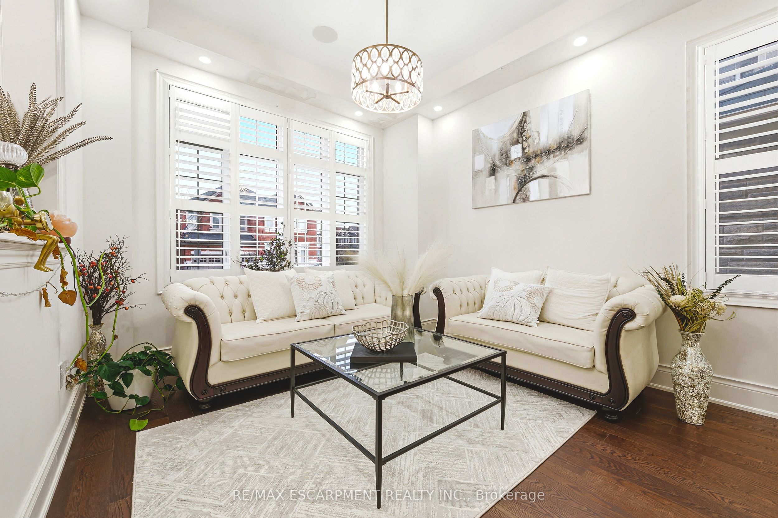 60 Golden Hawk Drive