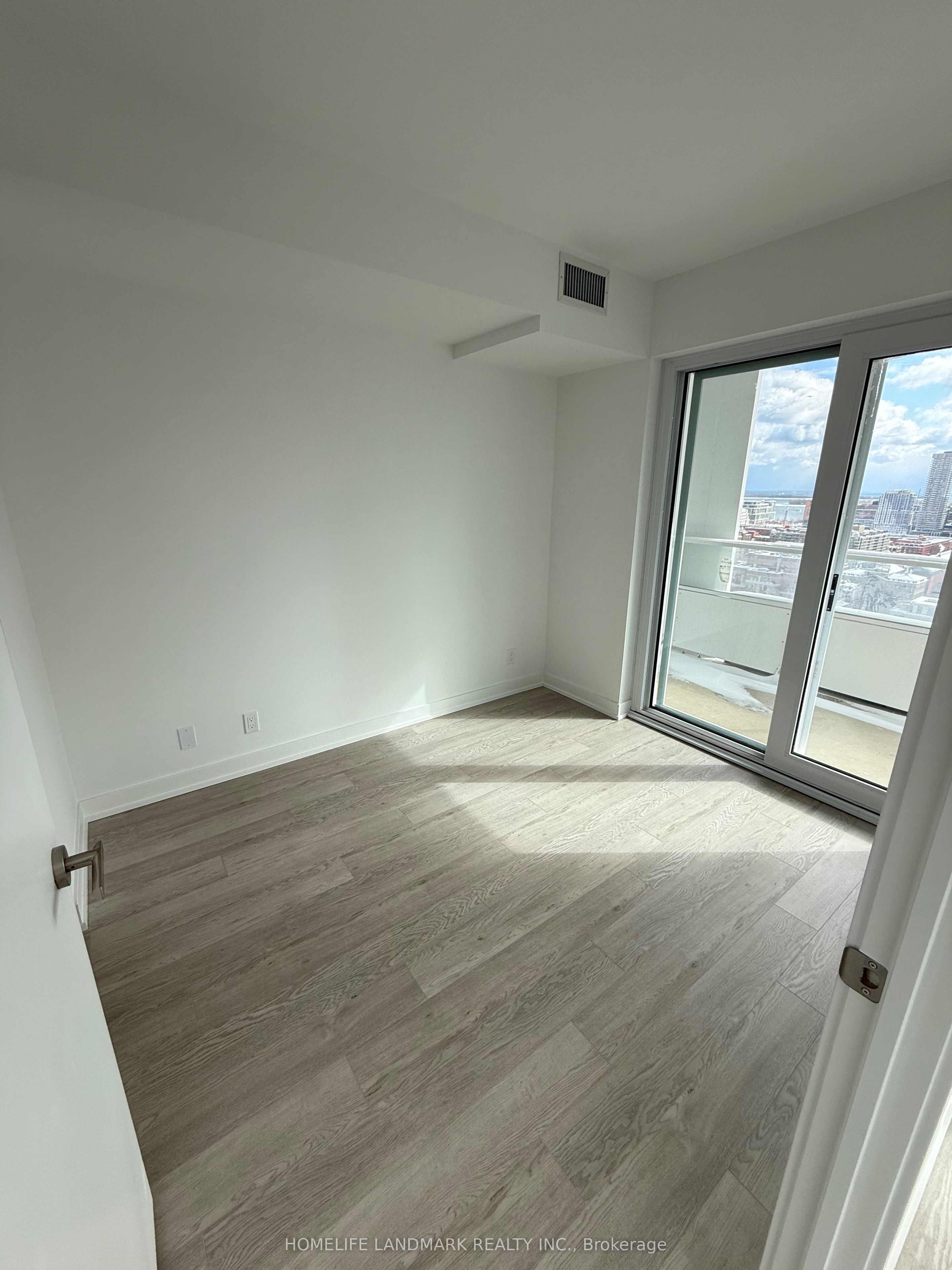 88 Queen Street E 2310