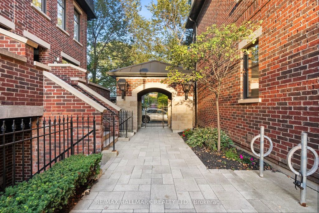 Photo of 140 Broadview Avenue #61, Toronto, ON M4M 2G2 (MLS # E12447344)