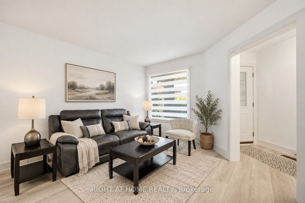 Photo of 32 Cheviot Crescent, Brampton, ON L6Z 4H2 (MLS # W14083554)