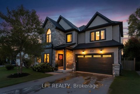 Property photo of 258 andrew street, newmarket, ON l3y 1h2