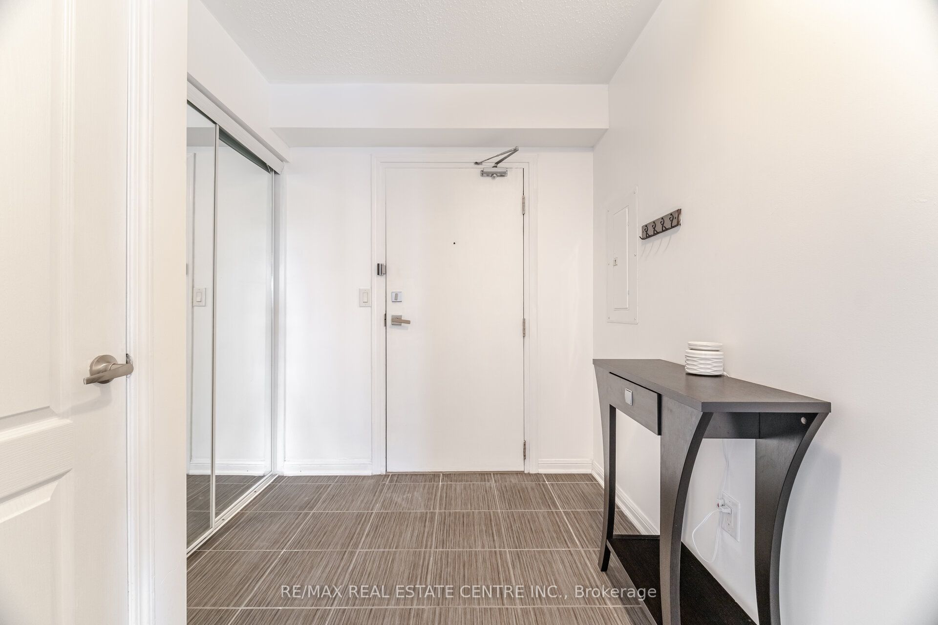 1005 Nadalin Heights 203