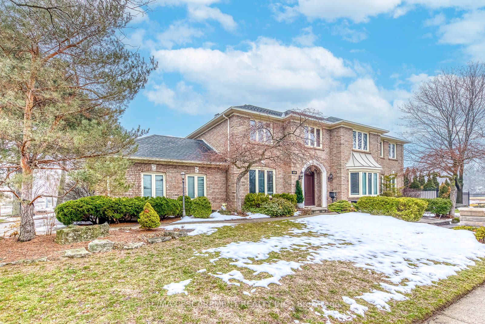 4220 Millcroft Park Drive