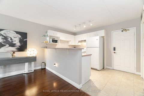 4005 Kilmer Drive #209 Burlington ON L7M 4M2