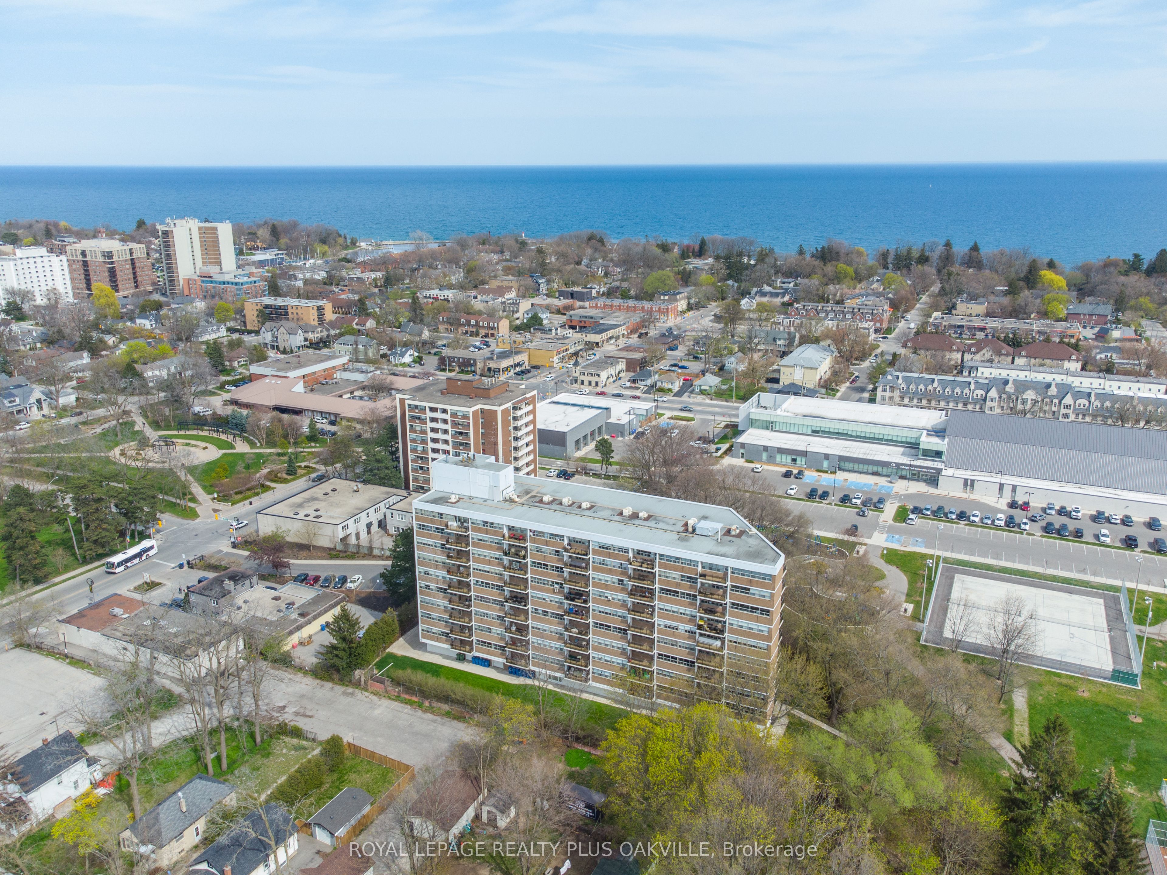 212 Kerr Street 909