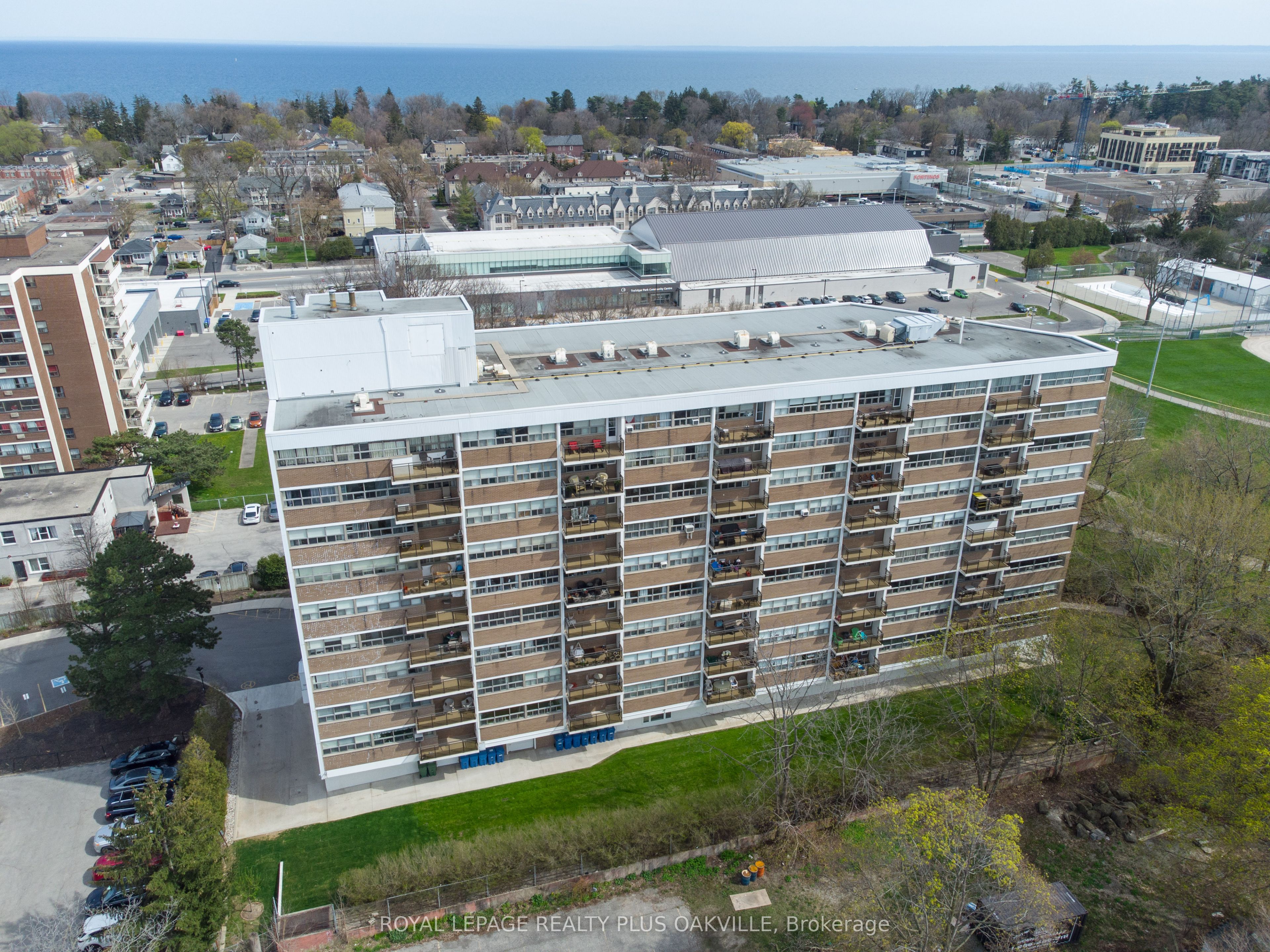 212 Kerr Street 909