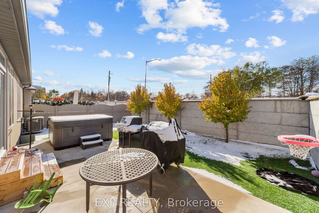 Photo of 1430 Highbury Avenue N #1, London East, ON N5Y 6M4 (MLS # X12752512)