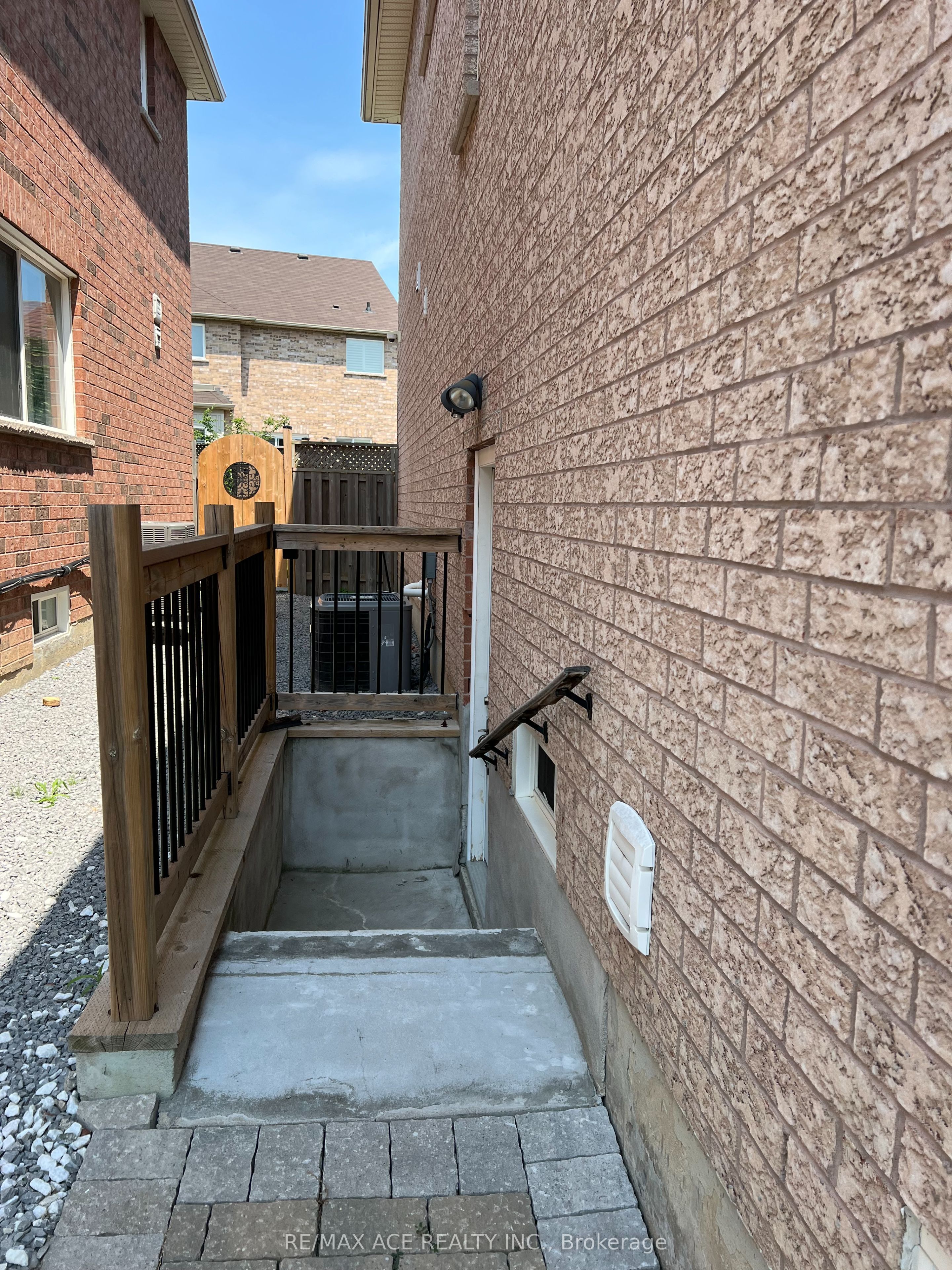 15 Settlers Ridge Street BSMT