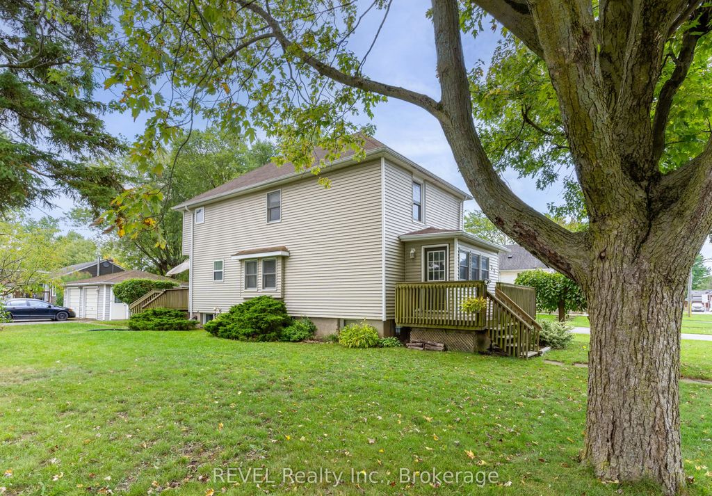 Photo of 32 Bay Avenue, Welland, ON L3B 3G6 (MLS # X12441570)