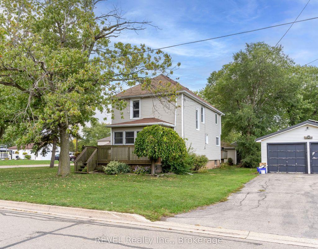 Photo of 32 Bay Avenue, Welland, ON L3B 3G6 (MLS # X12441570)