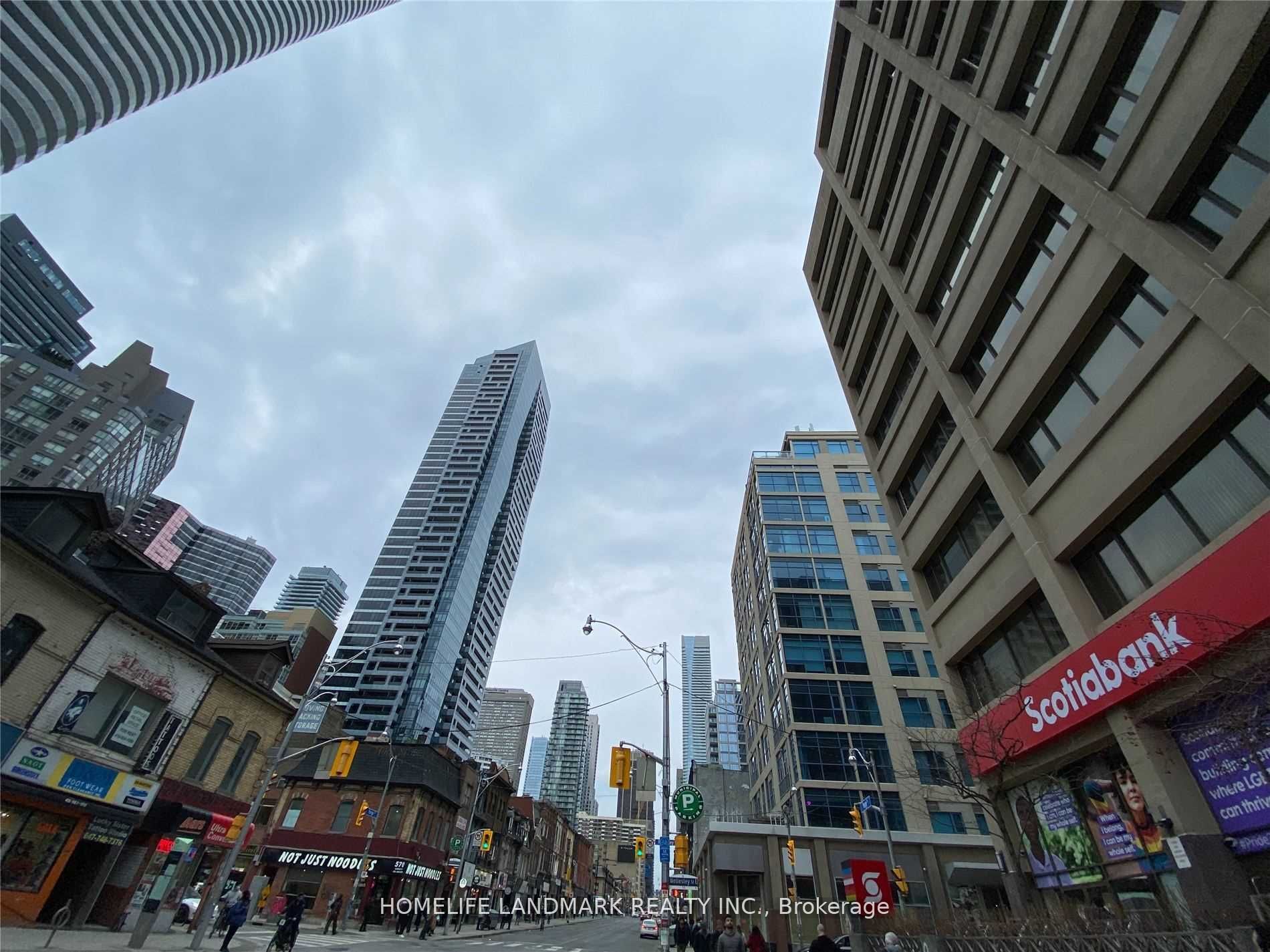 555 Yonge Street 407