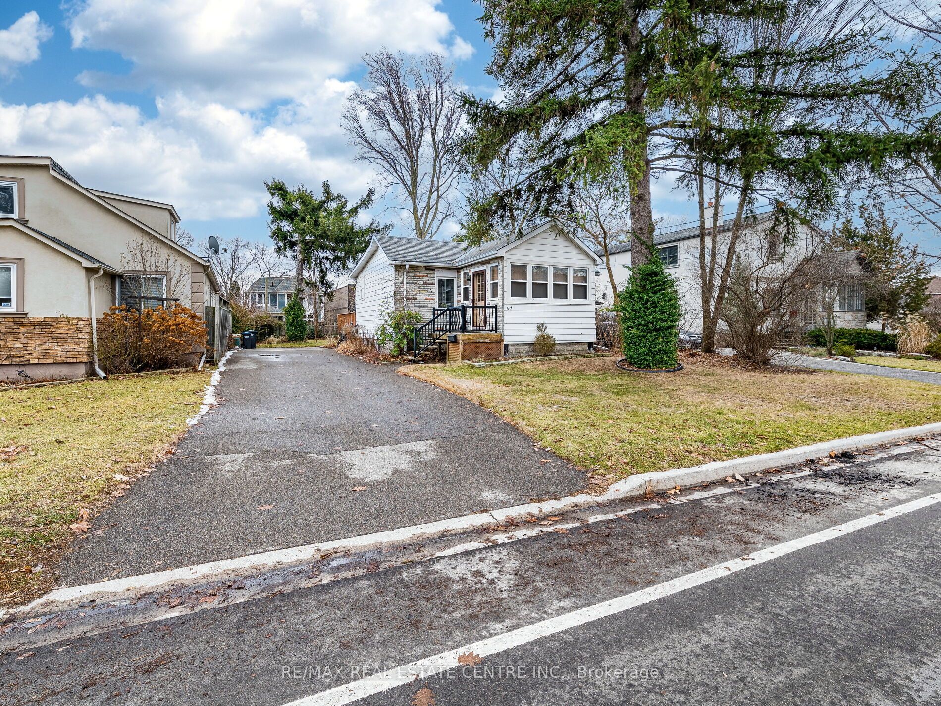 64 Eaglewood Boulevard