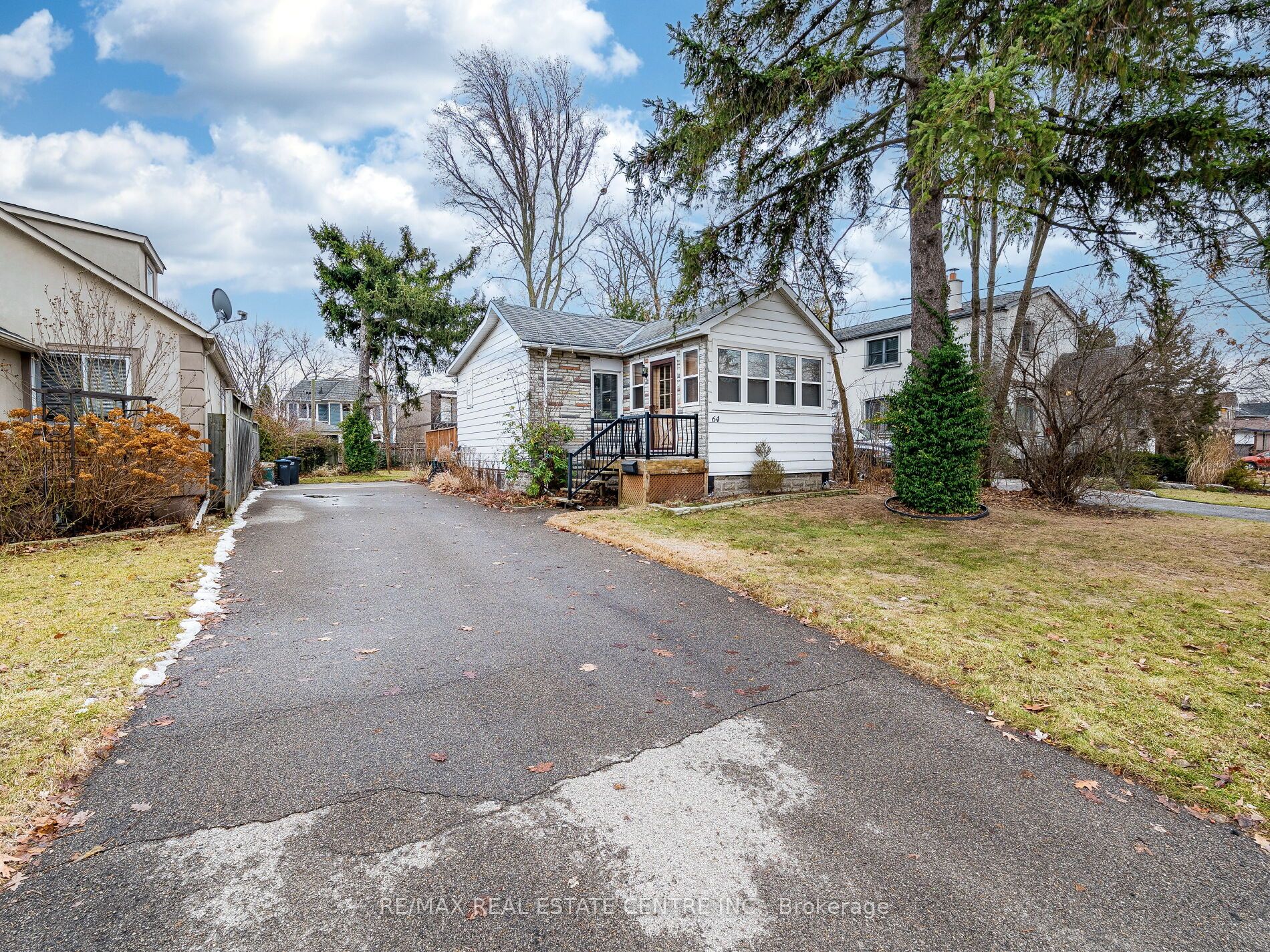 64 Eaglewood Boulevard