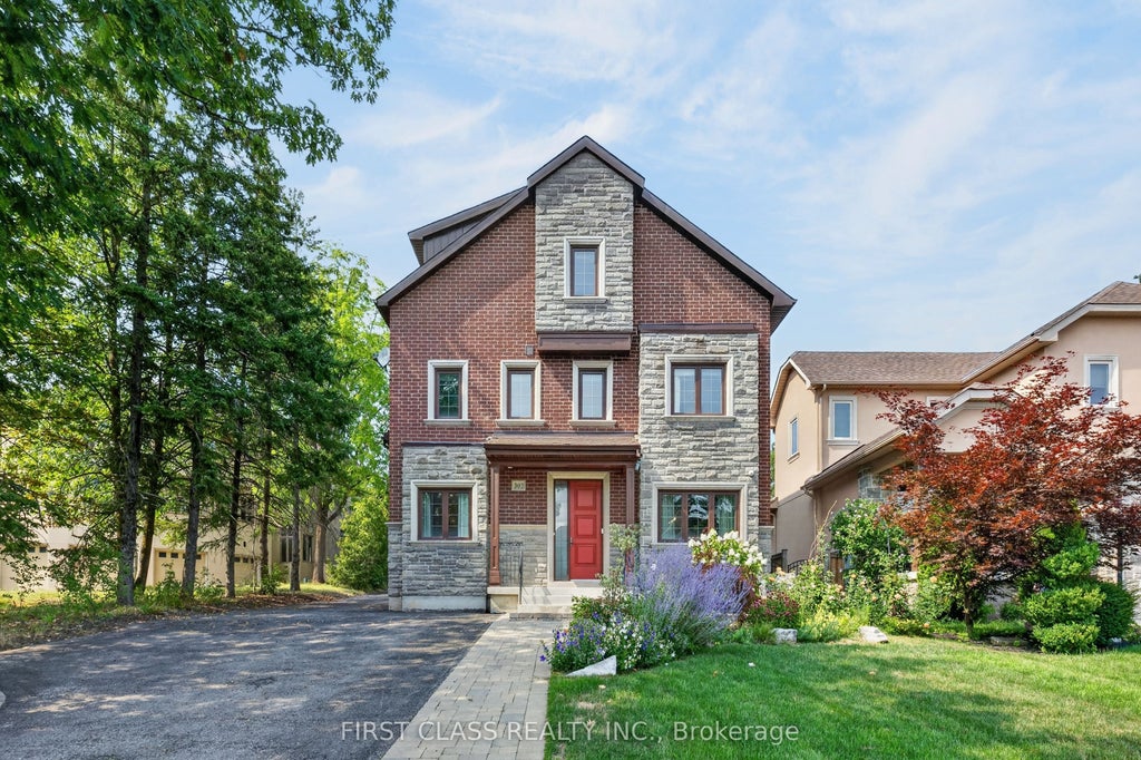 Photo of 302 Brookside Road, Richmond Hill, ON L4C 0K8 (MLS # N13669596)